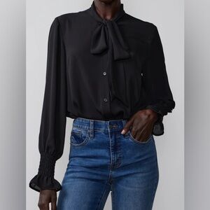 NEW - New York & Co. Long Sleeve Tie-Up Bow Neck Blouse. Black. Size Medium.